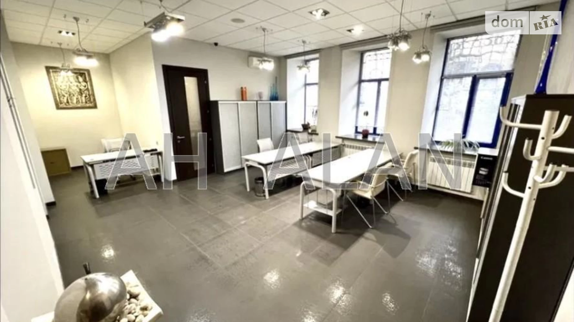 Сдается в аренду офис 100 кв. м в бизнес-центре, цена: 1100 € - фото 3