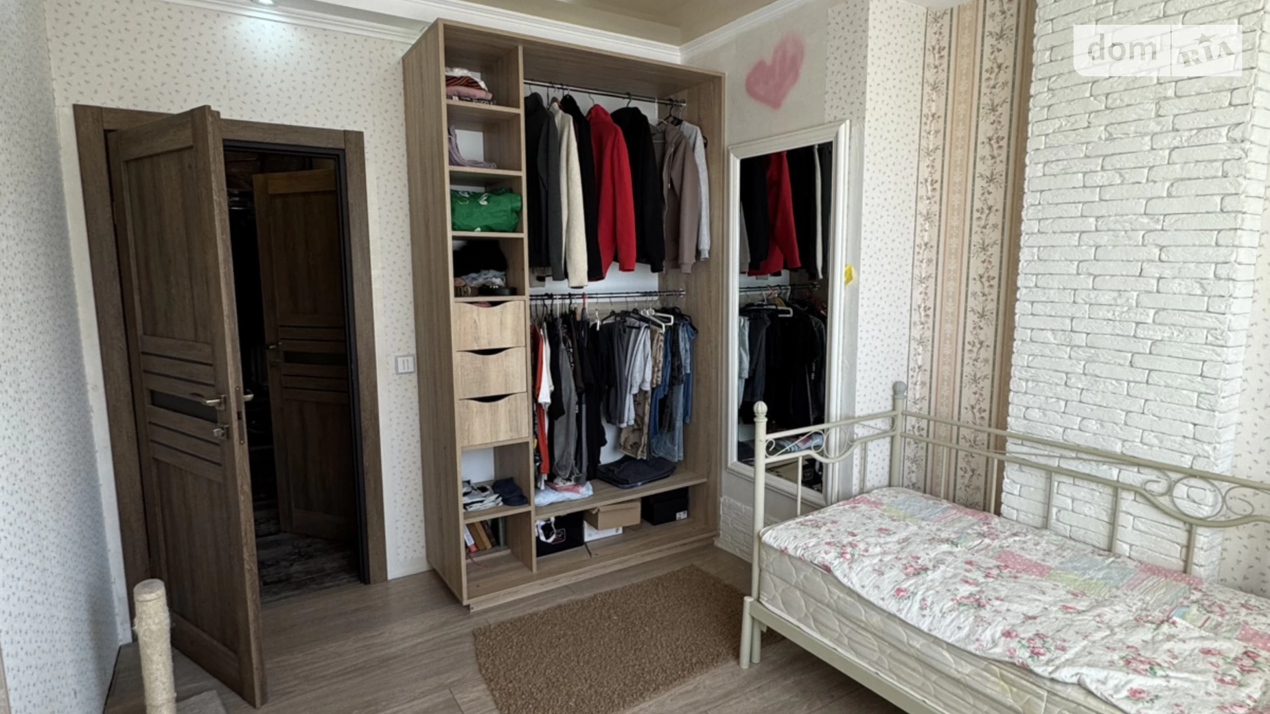 Продається 2-кімнатна квартира 70 кв. м у Лиманці, мас. Радужний - фото 2