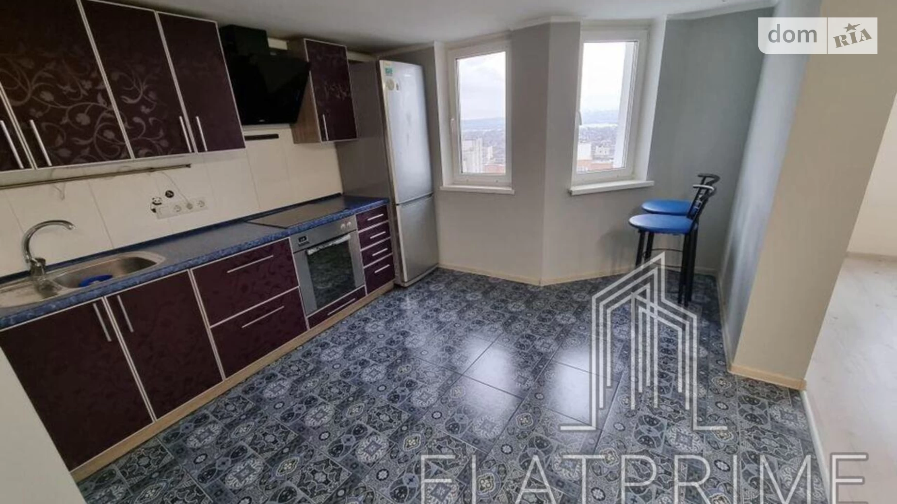 Продается 1-комнатная квартира 65 кв. м в Киеве, ул. Чавдар Елизаветы, 13 - фото 2