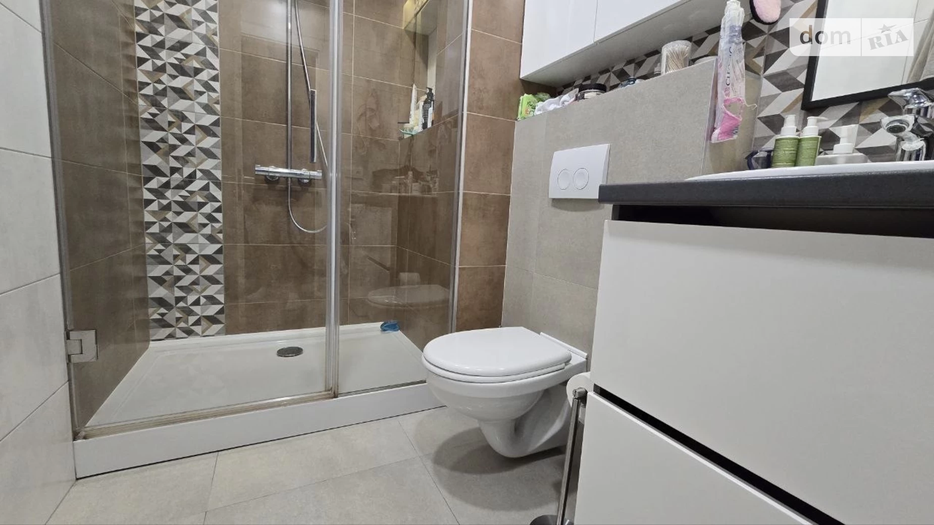 Продается 1-комнатная квартира 57 кв. м в, цена: 67000 $ - фото 2