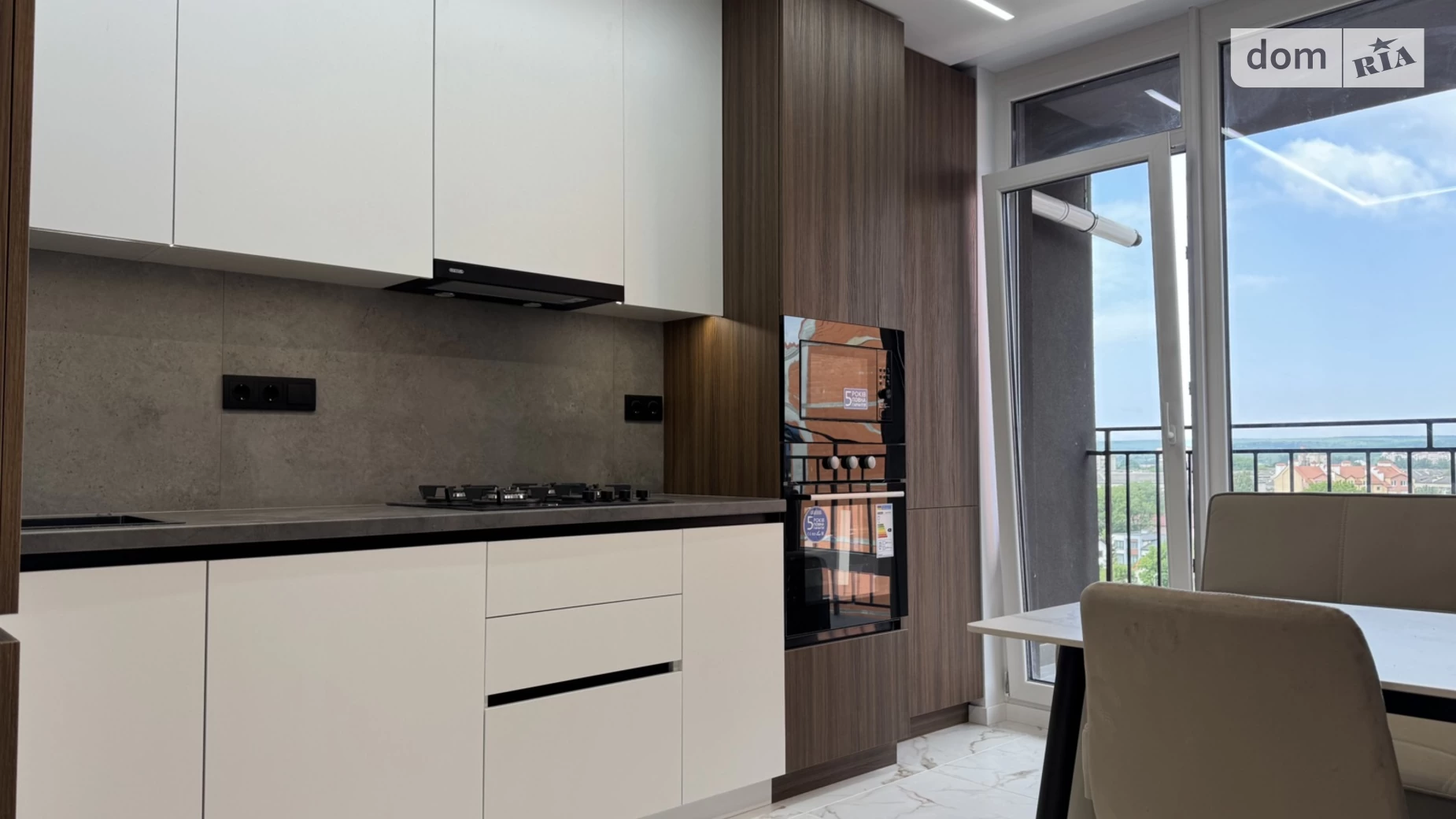 Продается 1-комнатная квартира 38 кв. м в Ивано-Франковске, ул. Крайковского - фото 2