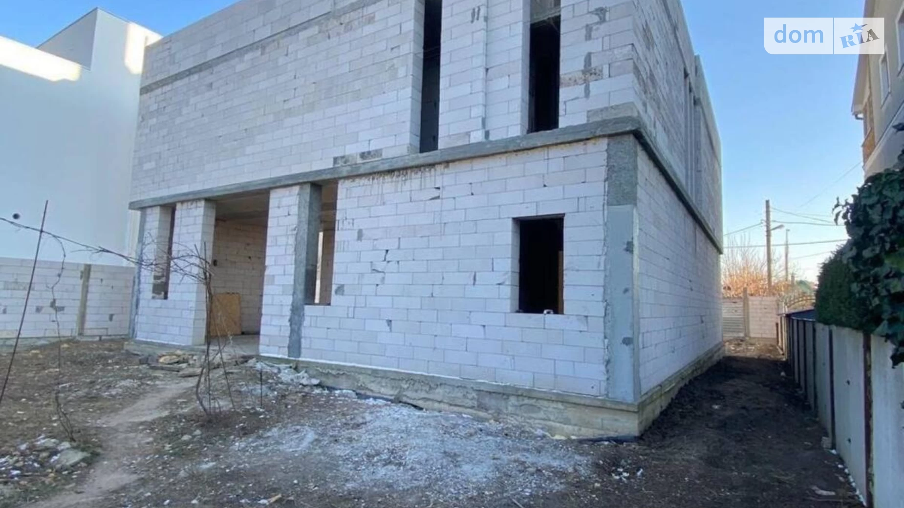 Продается дом на 2 этажа 210 кв. м с садом, цена: 255000 $ - фото 4