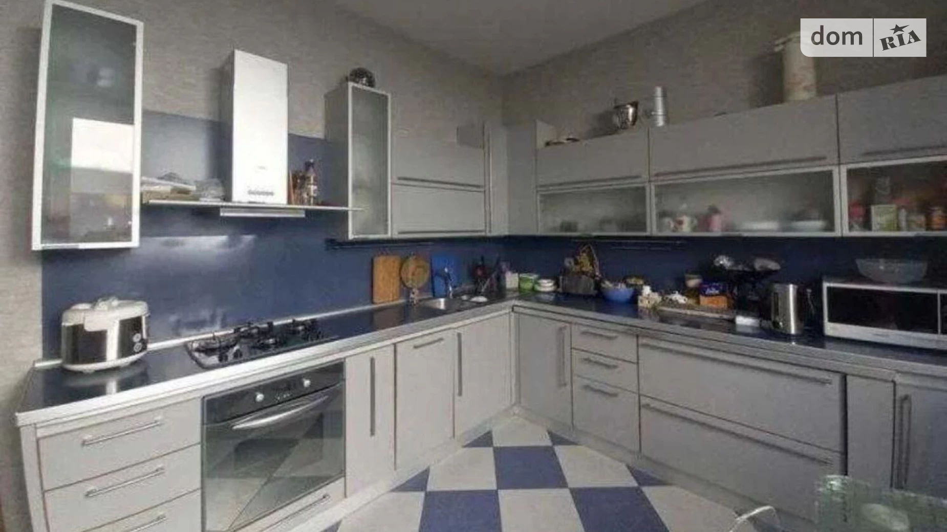 Продается дом на 2 этажа 270 кв. м с баней/сауной, цена: 350000 $ - фото 2