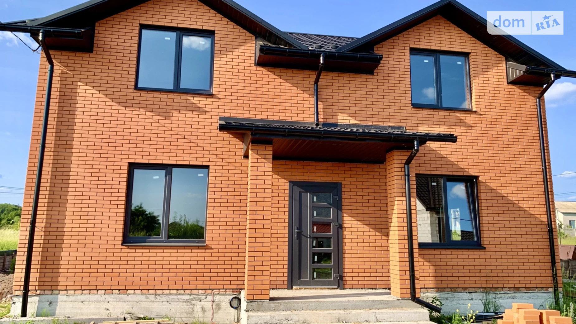 Продается дом на 2 этажа 125 кв. м с бассейном, цена: 87000 $ - фото 2