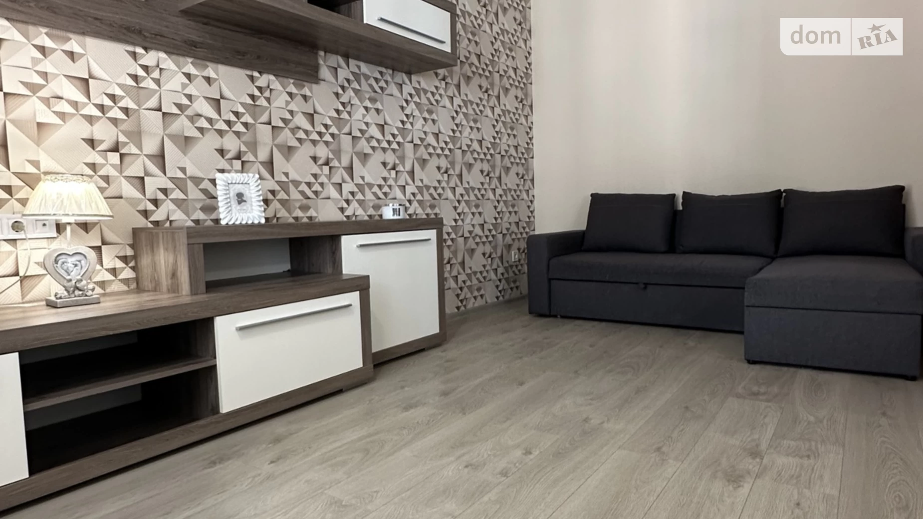 Продается 1-комнатная квартира 38 кв. м в Ровно, ул. Лабунского - фото 2