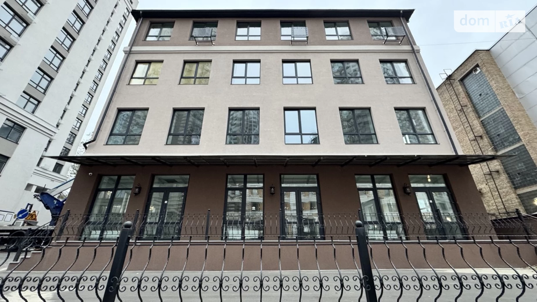 Сдается в аренду офис 221 кв. м в бизнес-центре, цена: 110500 грн - фото 5