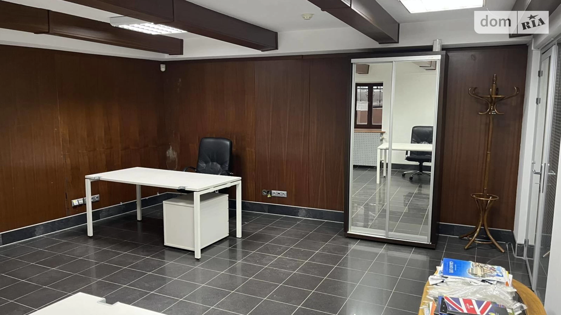 Сдается в аренду офис 85 кв. м в бизнес-центре, цена: 46750 грн - фото 2