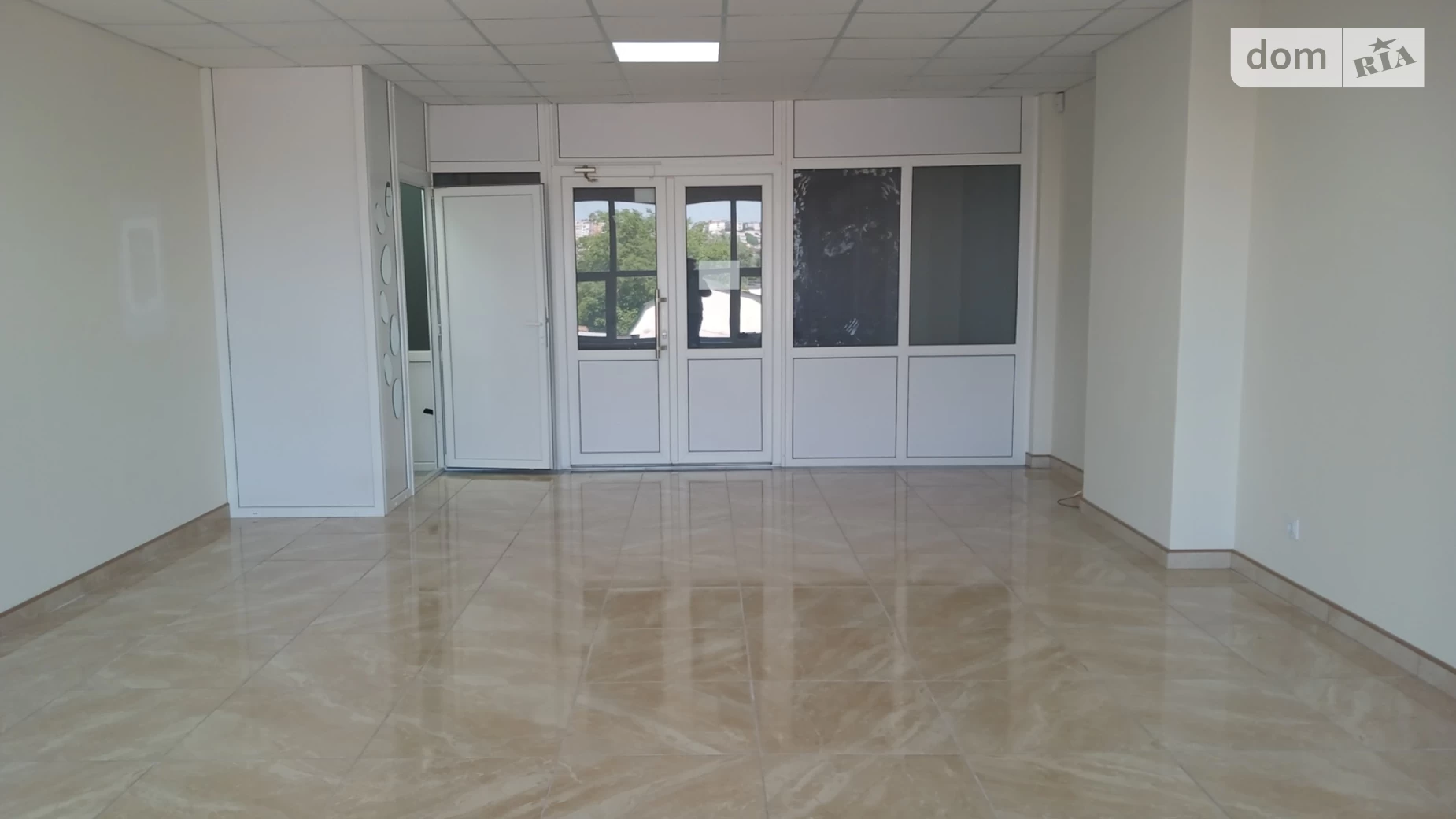 Сдается в аренду офис 49 кв. м в бизнес-центре, цена: 15000 грн - фото 2