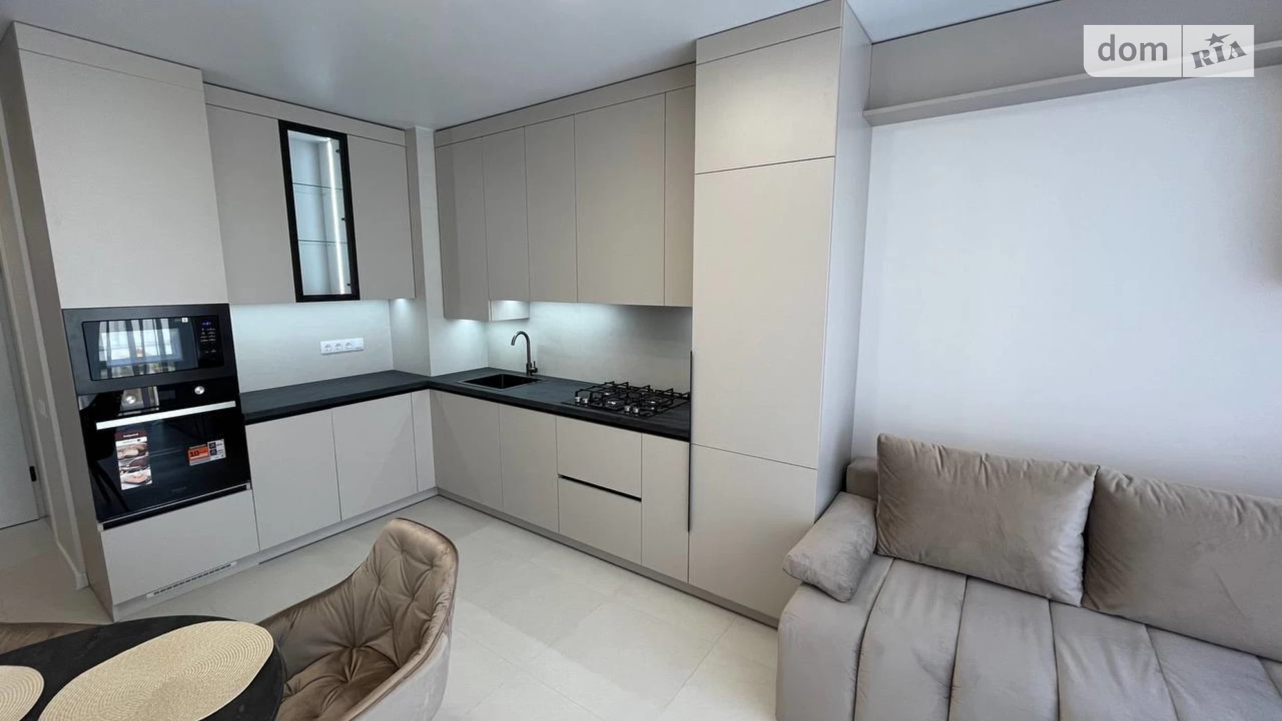 Продается 1-комнатная квартира 45 кв. м в Ровно, ул. Николая Боголюбова, 3 - фото 2