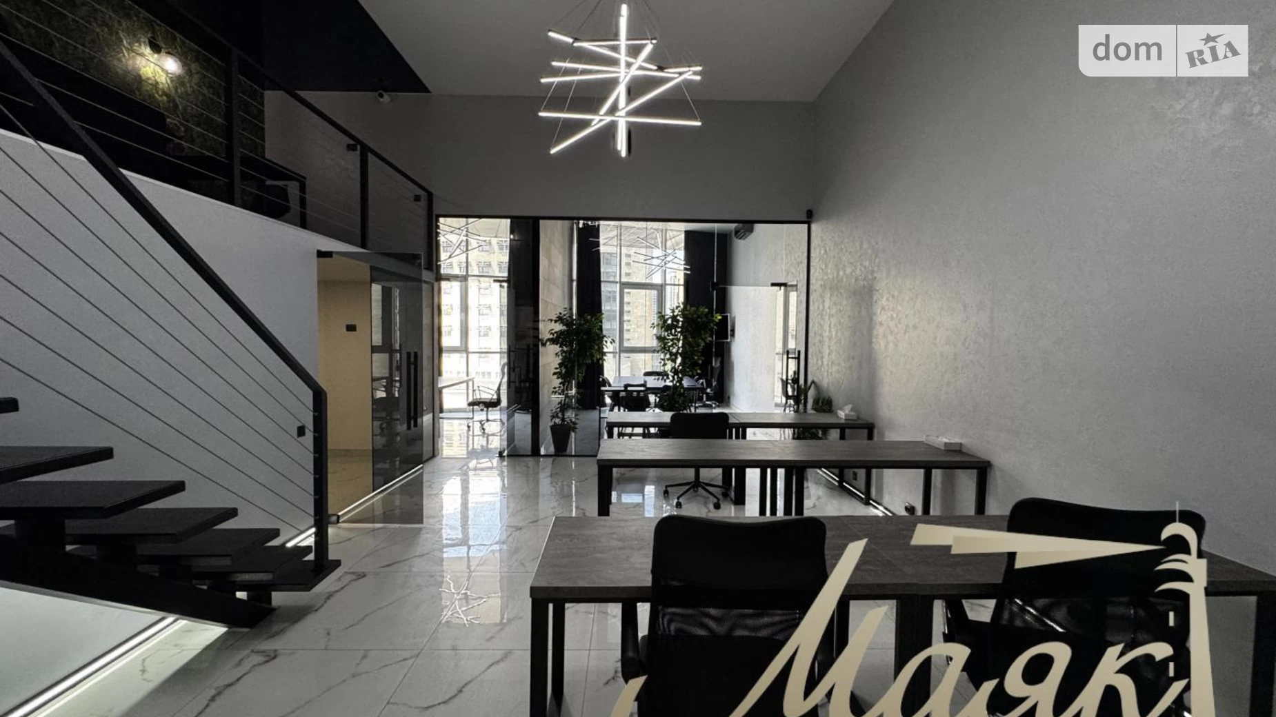 Сдается в аренду офис 100 кв. м в бизнес-центре, цена: 2500 $ - фото 2