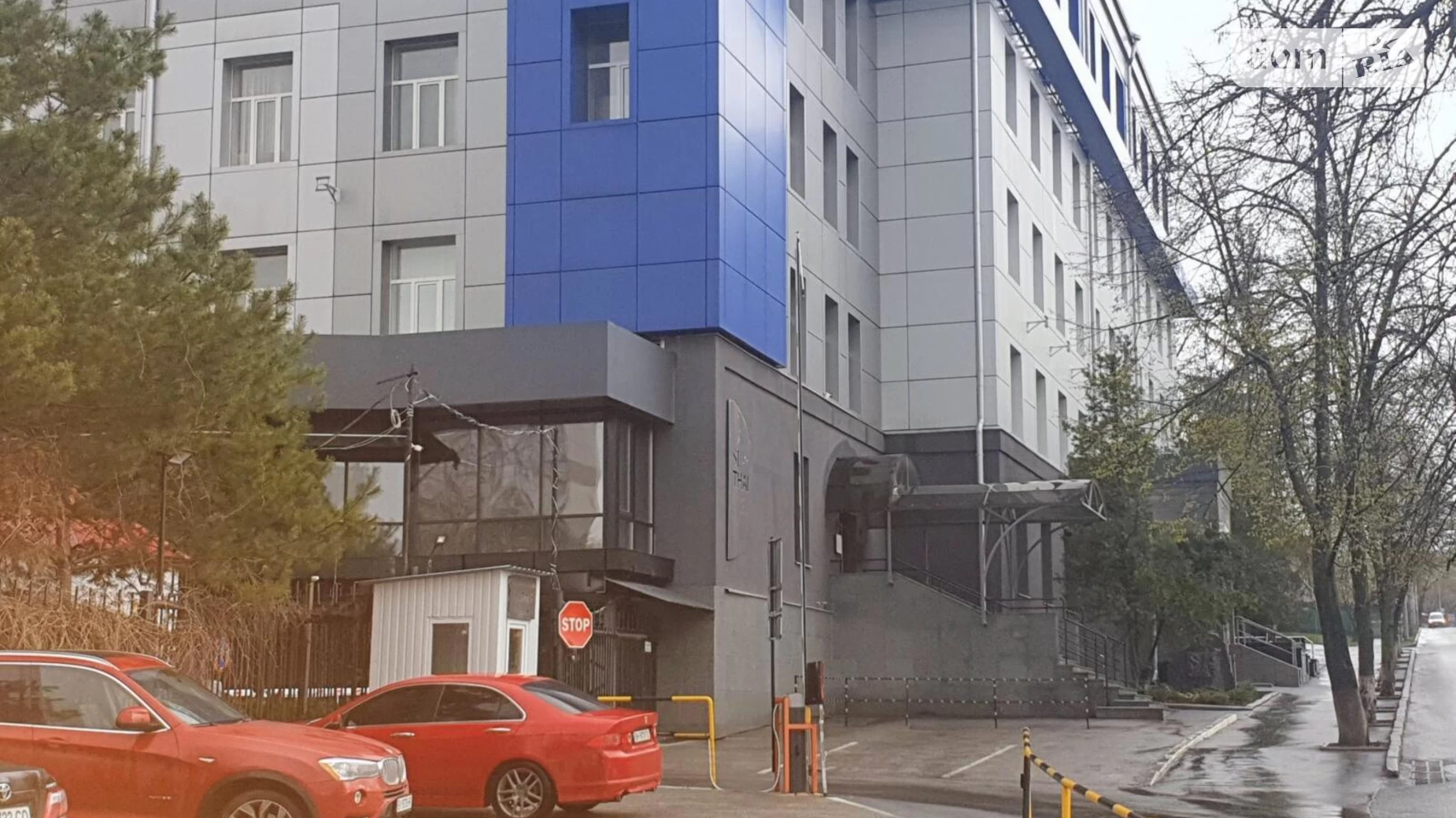 Сдается в аренду офис 217 кв. м в бизнес-центре, цена: 39060 грн - фото 2