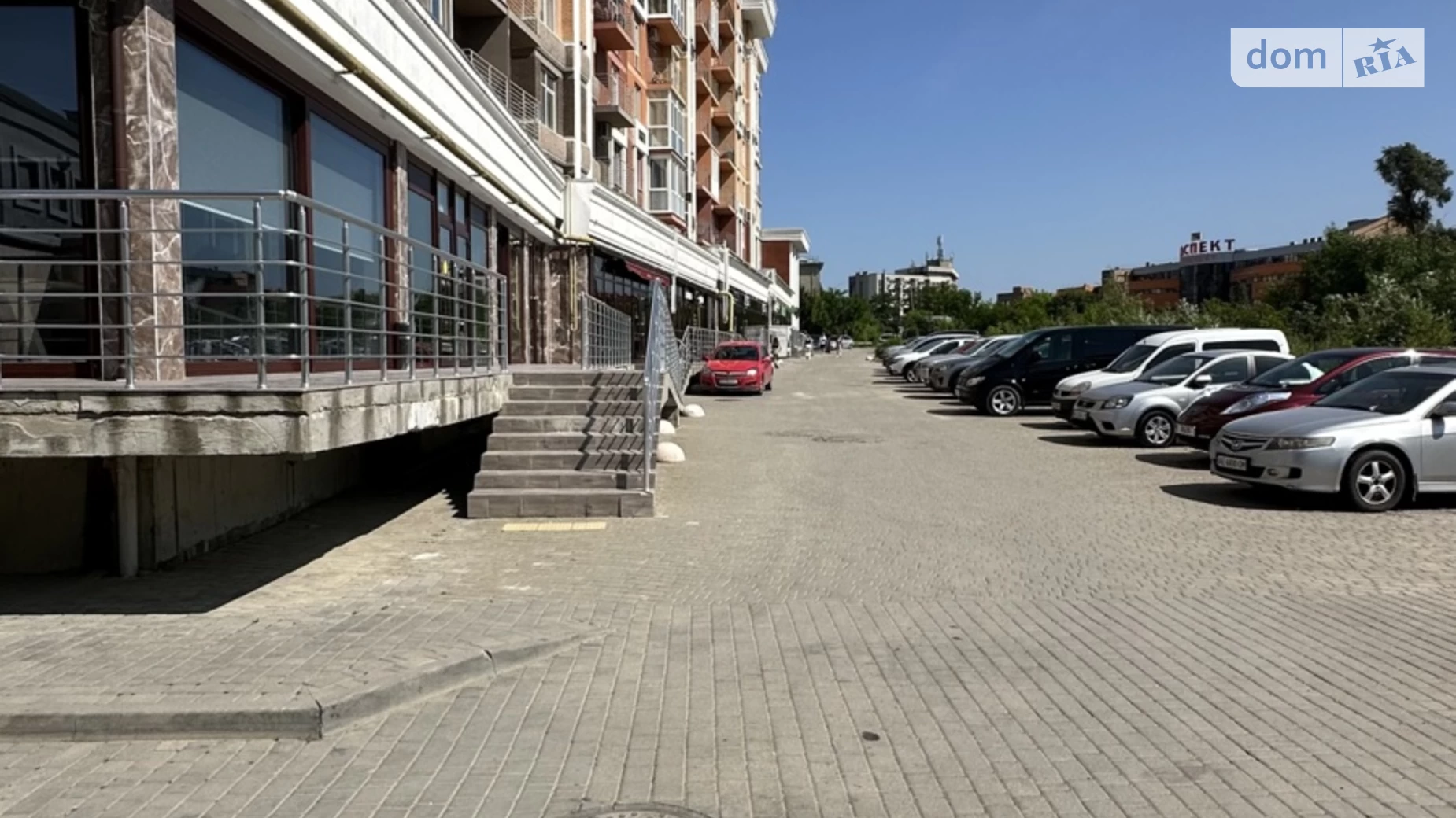 Продається 5-кімнатна квартира 132.4 кв. м у Чернівцях, просп. Незалежності, 106А - фото 4