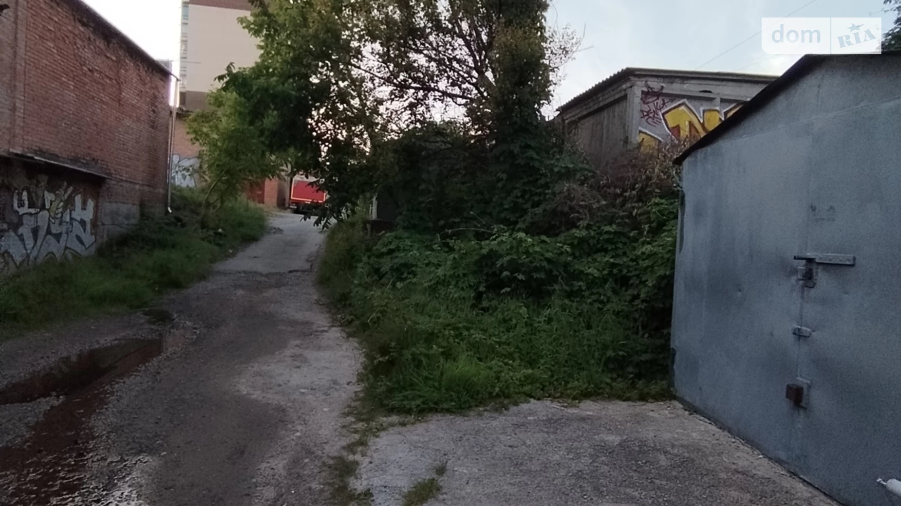 Сдается в аренду место в гаражном кооперативе под легковое авто на 20 кв. м, цена: 1200 грн - фото 2