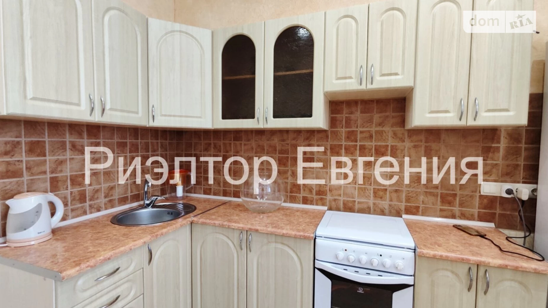 Сдается в аренду 1-комнатная квартира 70 кв. м в Одессе, ул. Академическая, 20Б - фото 2