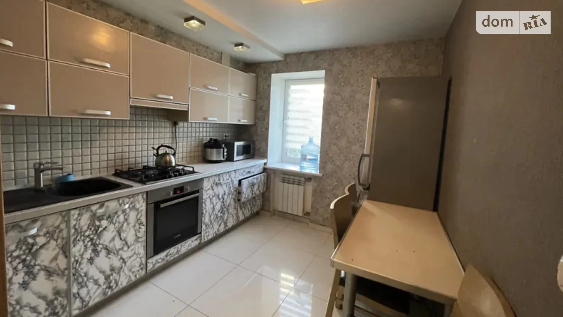 Продается 2-комнатная квартира 49 кв. м в Ровно, ул. Савура Клима, 14 - фото 2