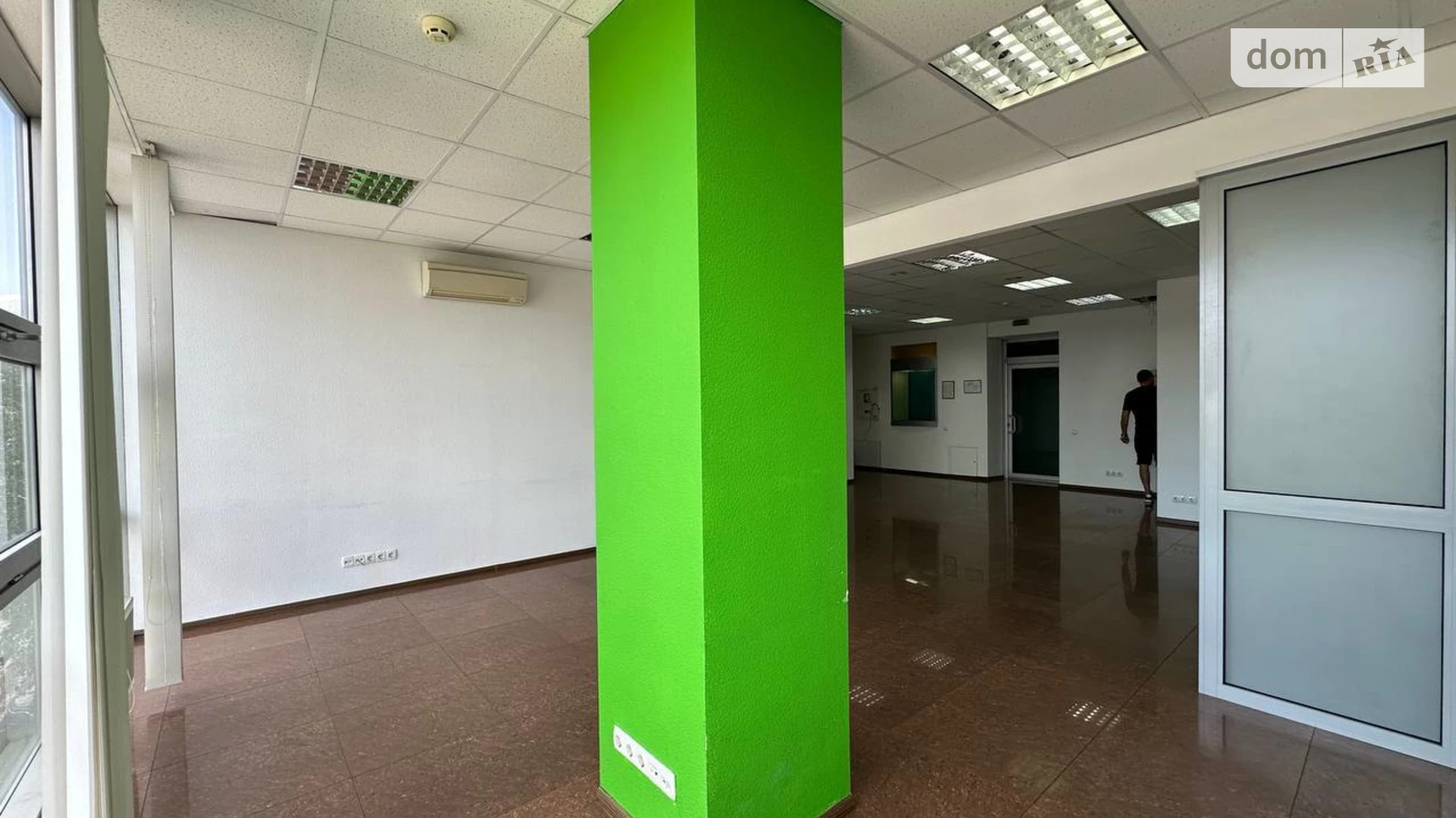 Сдается в аренду офис 100 кв. м в бизнес-центре, цена: 1000 $ - фото 5