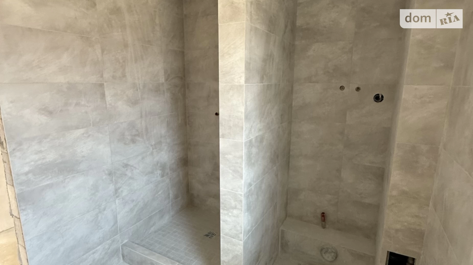 Продается дом на 3 этажа 240 кв. м с мебелью, цена: 250000 $ - фото 2