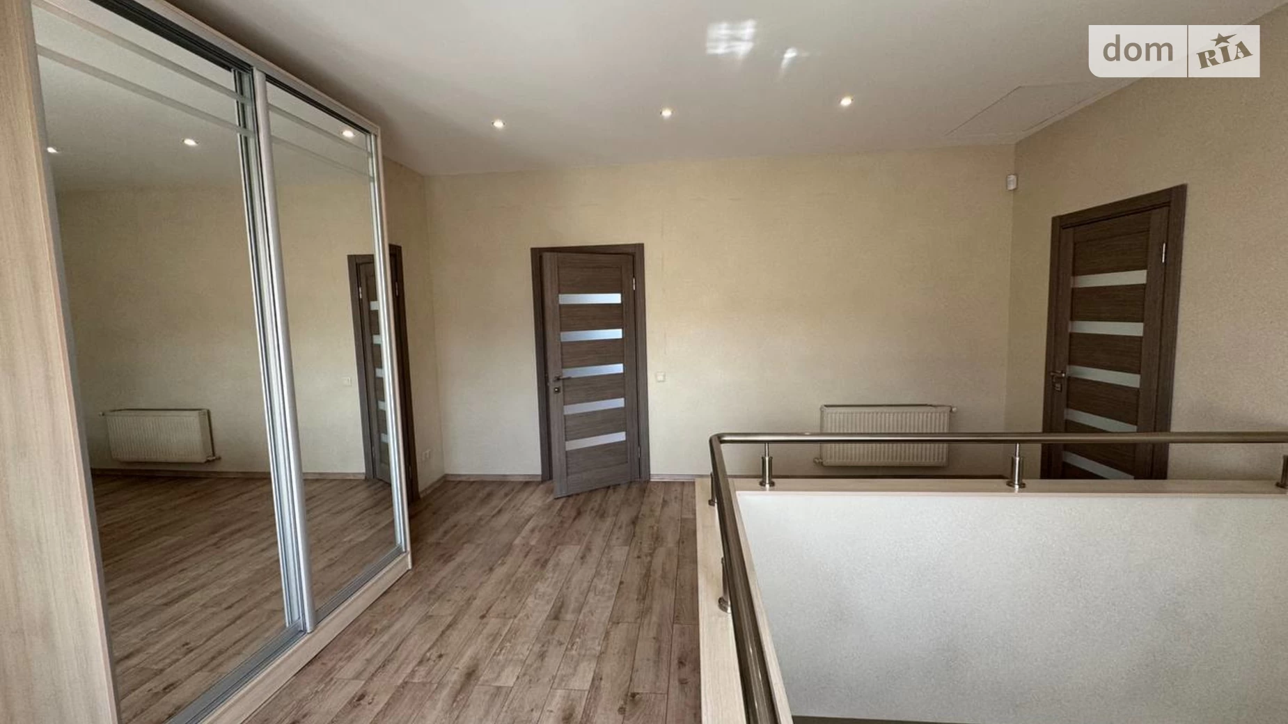 Продается дом на 2 этажа 223.3 кв. м с камином, цена: 185000 $ - фото 3