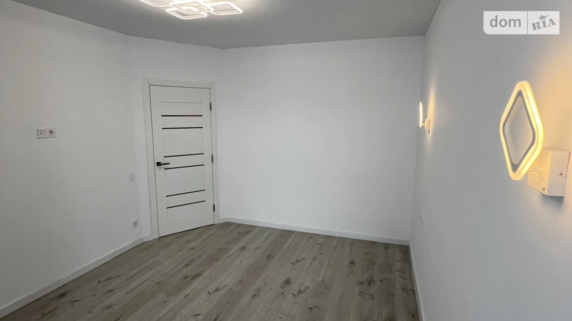 Продается 1-комнатная квартира 44 кв. м в Ивано-Франковске, ул. Высочана Семена - фото 2