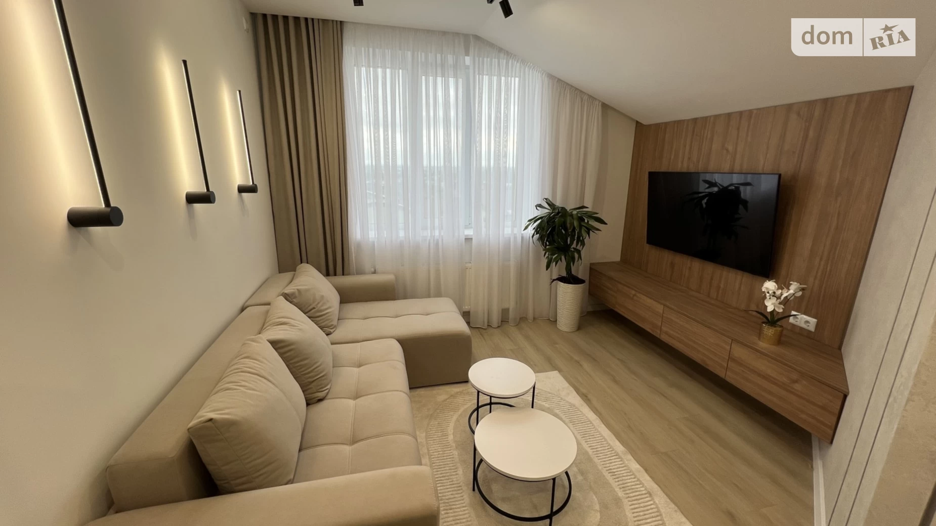 Продается 2-комнатная квартира 56 кв. м в Ивано-Франковске, ул. Высочана Семена - фото 3