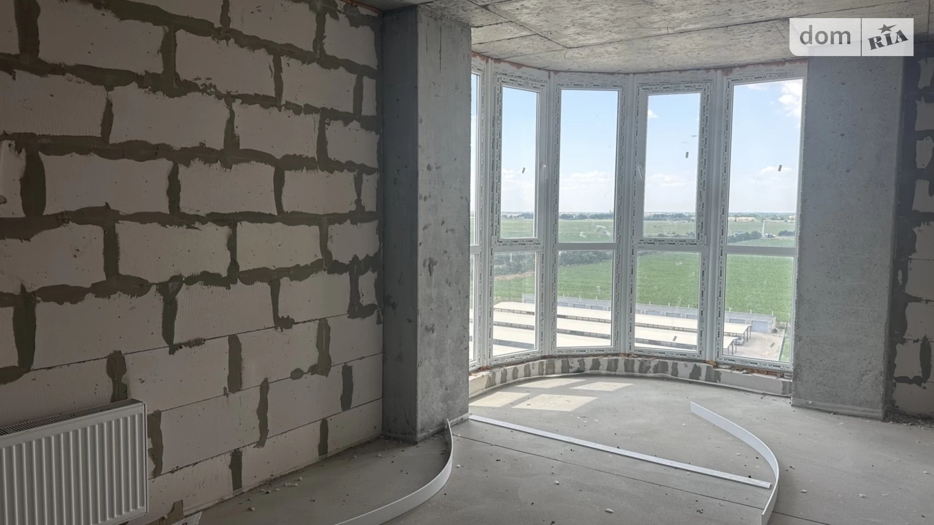 Продається 2-кімнатна квартира 58.3 кв. м у Чорноморську, вул. Захисників України(1 Травня), 42Б - фото 2