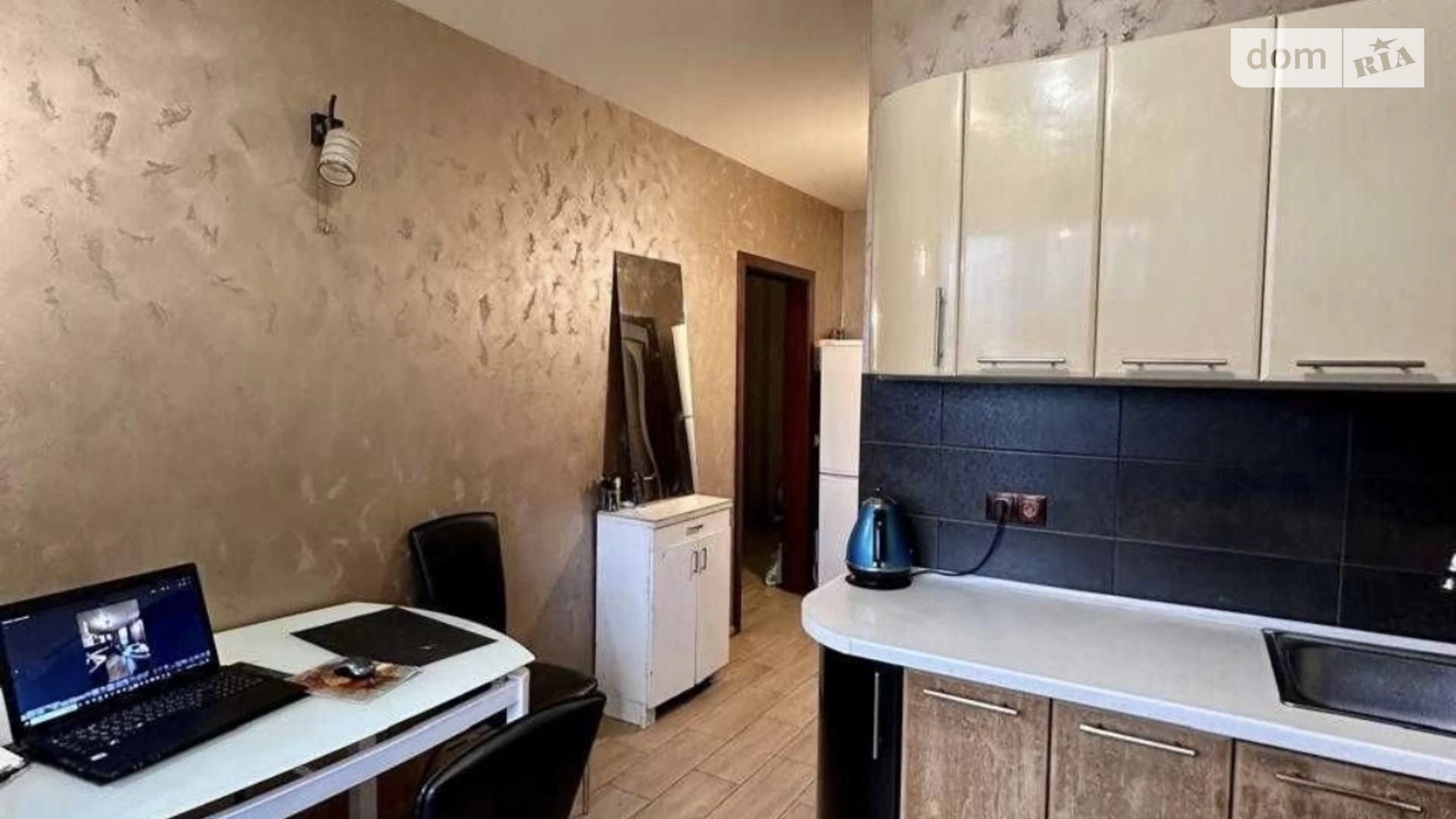 Продается 3-комнатная квартира 74 кв. м в Киеве, ул. Академика Заболотного, 18 - фото 3