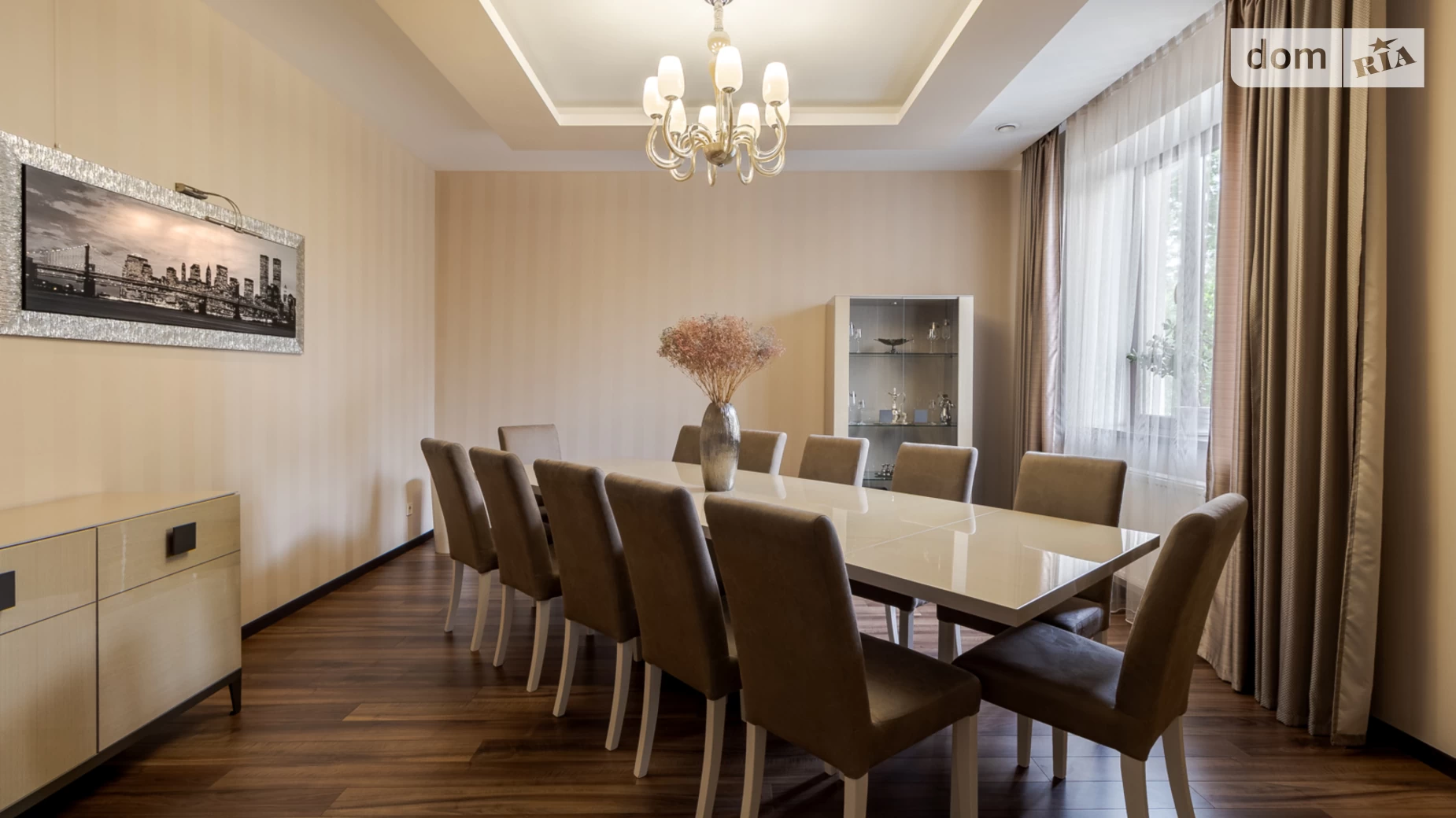 Сдается в аренду дом на 3 этажа 330 кв. м с бассейном, цена: 2000 € - фото 2