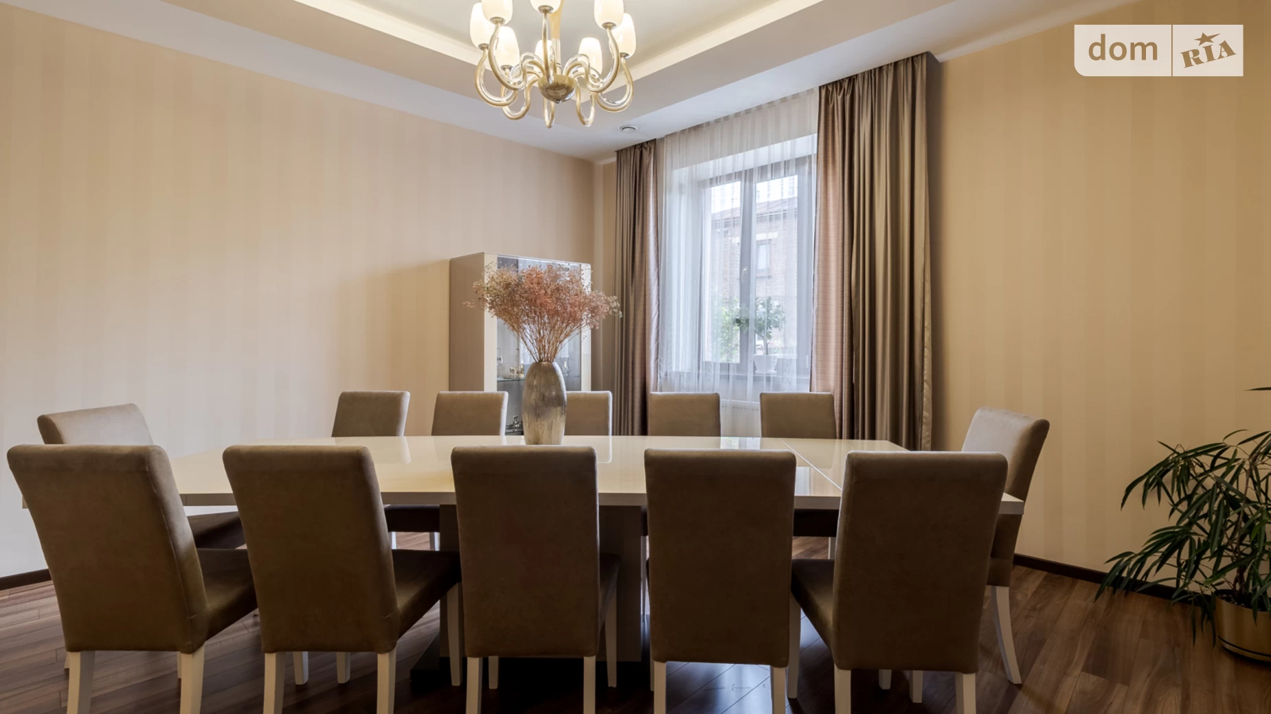 Сдается в аренду дом на 3 этажа 330 кв. м с бассейном, цена: 2000 € - фото 3