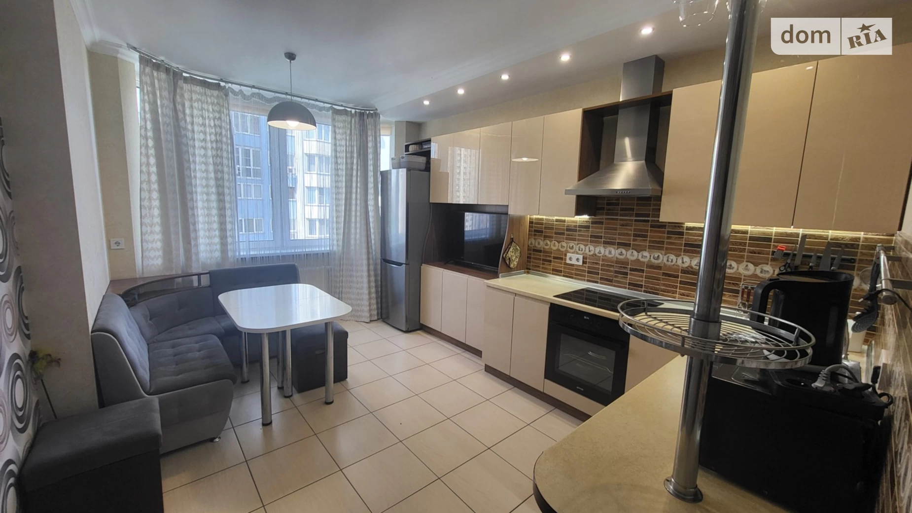 Продается 2-комнатная квартира 78 кв. м в Киеве, ул. Елены Пчилки, 6А - фото 2