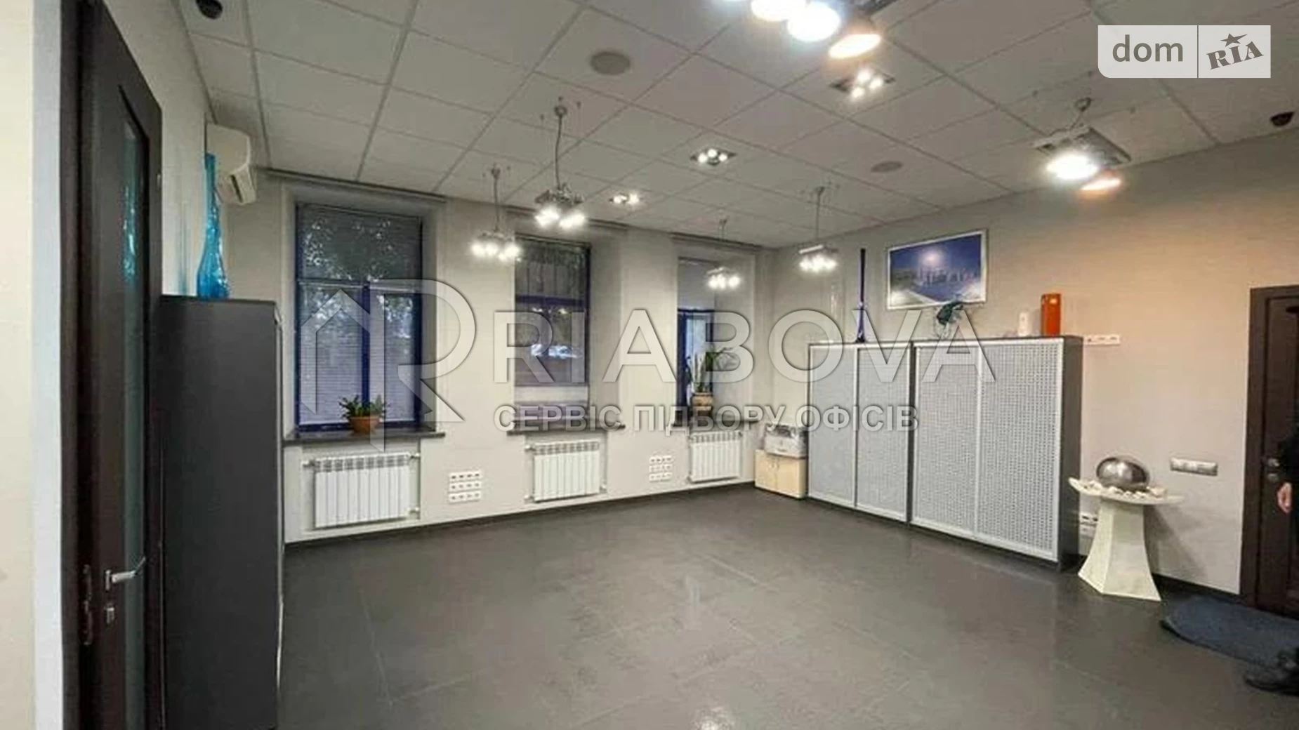 Сдается в аренду офис 100 кв. м в бизнес-центре, цена: 1200 € - фото 3
