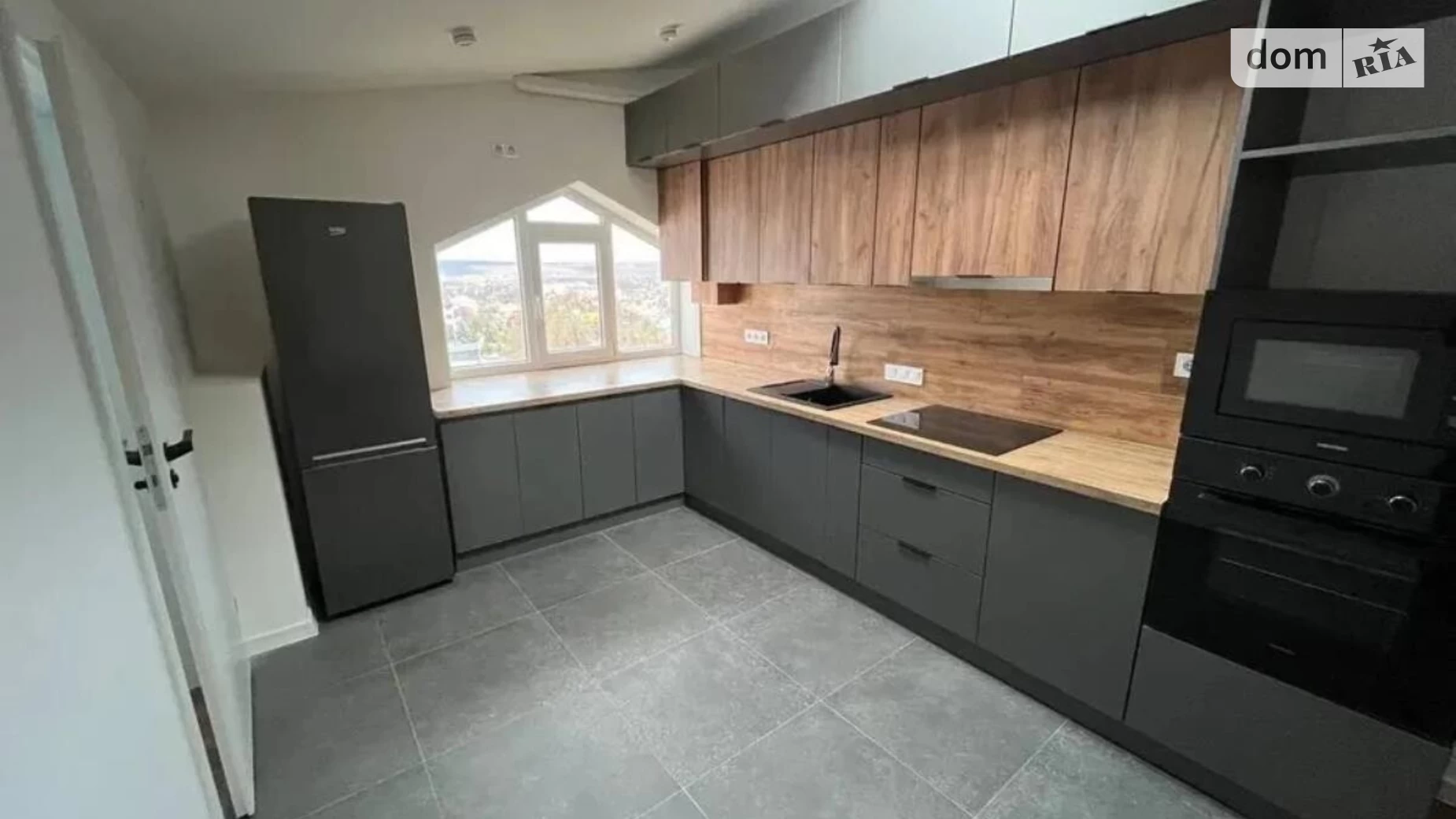 Продается 1-комнатная квартира 44 кв. м в Ивано-Франковске, цена: 47500 $ - фото 2