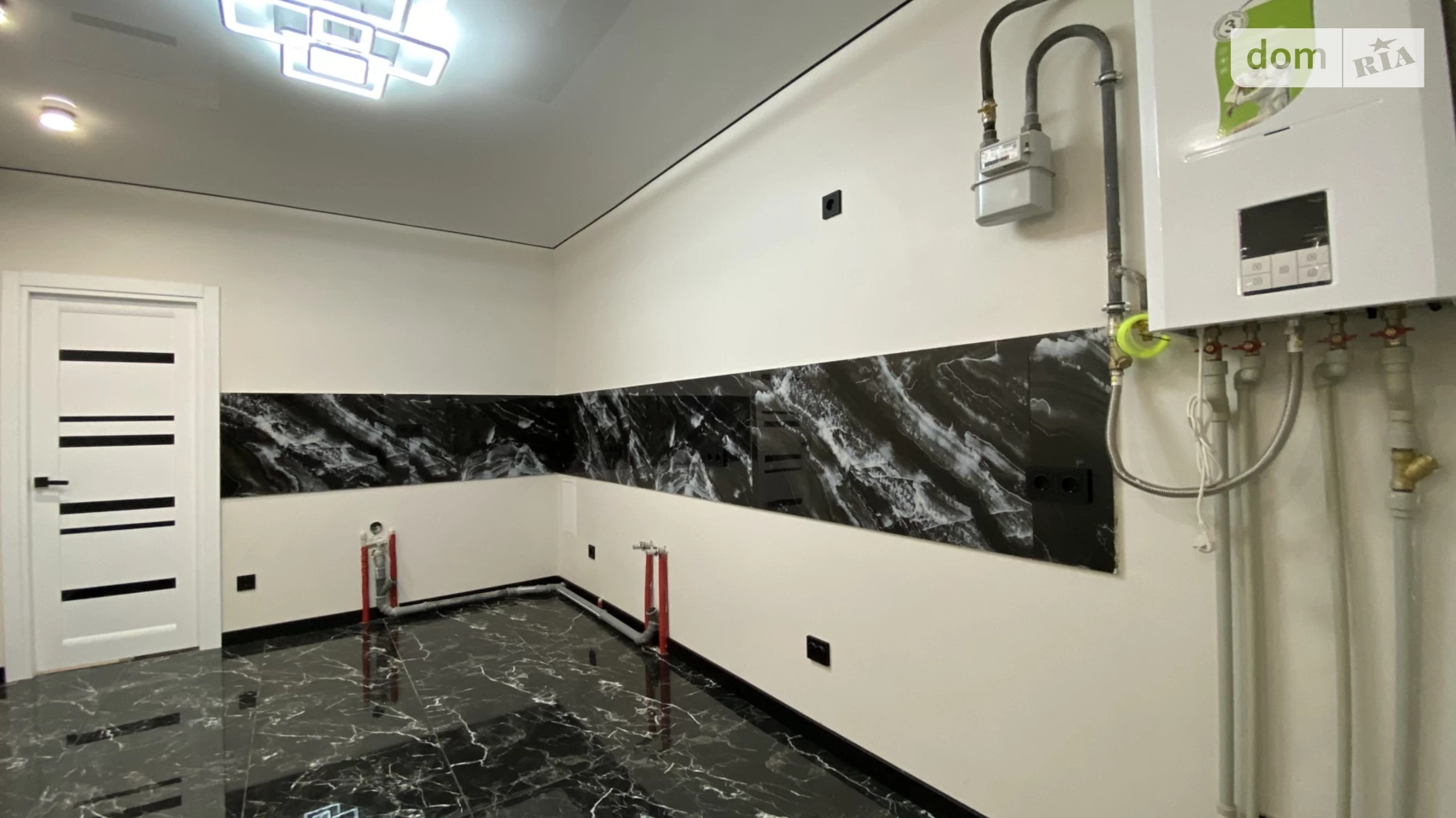 Продается 1-комнатная квартира 45 кв. м в Ивано-Франковске, цена: 61999 $ - фото 2