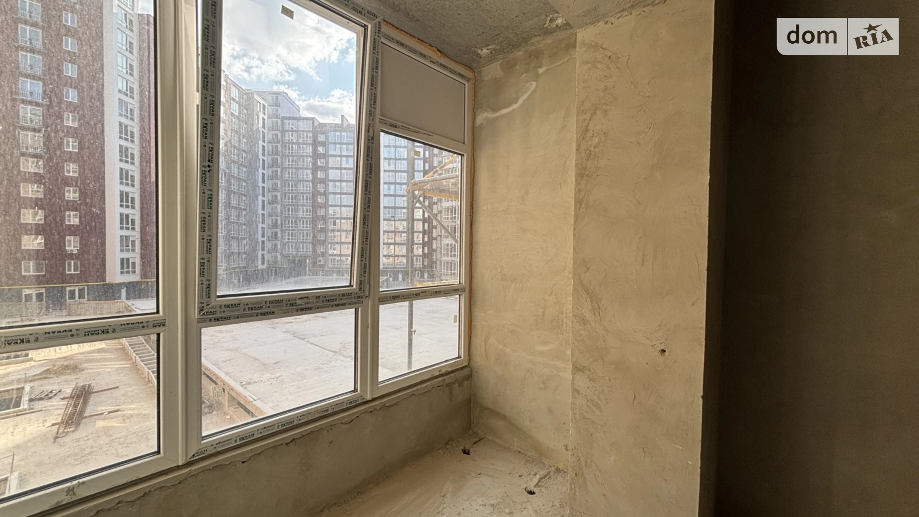 Продается 1-комнатная квартира 35 кв. м в Ивано-Франковске, ул. Княгинин, 44 - фото 3