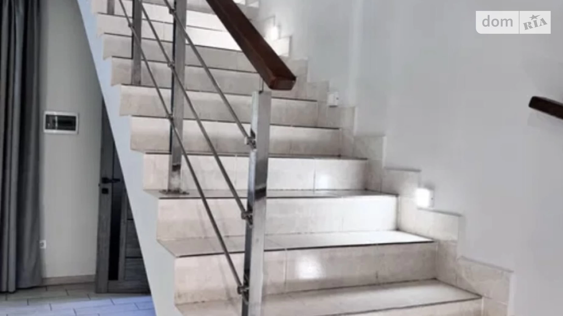 Продается дом на 2 этажа 185 кв. м с участком, цена: 125000 $ - фото 2