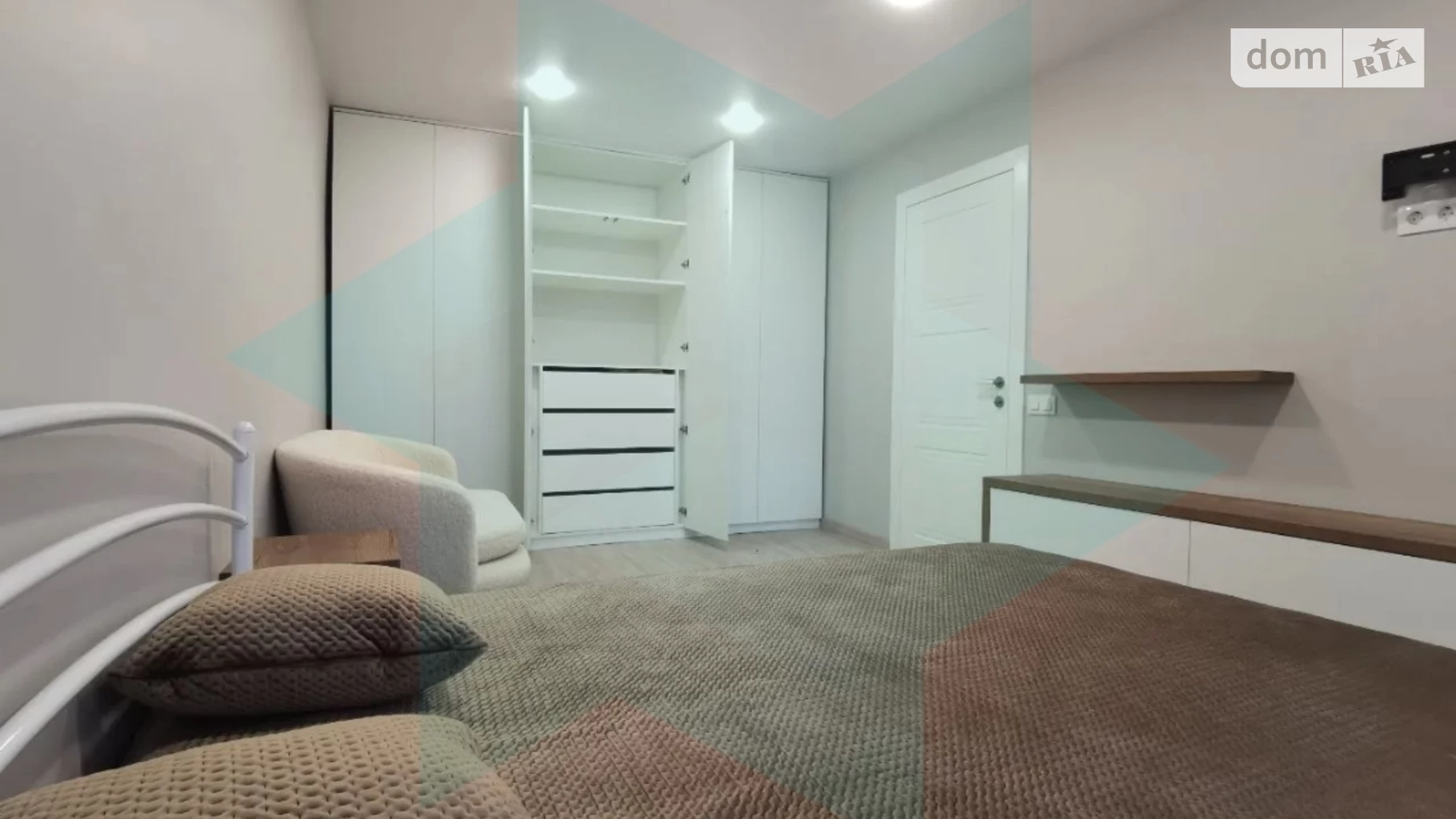 Продается 1-комнатная квартира 39 кв. м в Днепре, цена: 46000 $ - фото 2