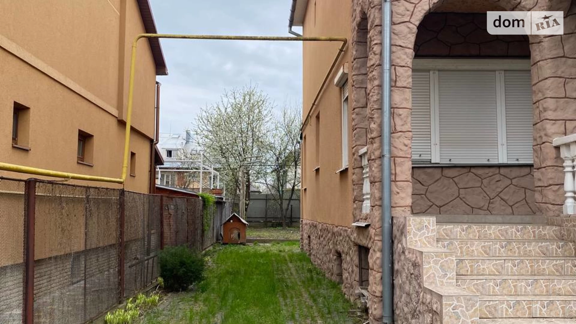 Продается дом на 3 этажа 306 кв. м с баней/сауной, цена: 155000 € - фото 4
