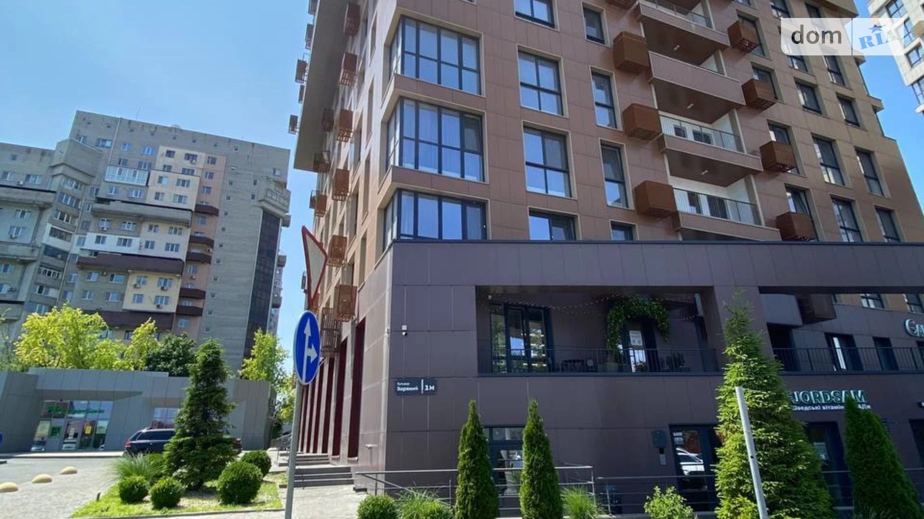 Продается 1-комнатная квартира 77.4 кв. м в Днепре, бул. Звездный, 1М - фото 2