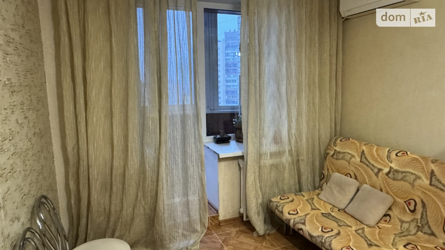Продается 1-комнатная квартира 56 кв. м в Броварах, ул. Черных Запорожцев - фото 4