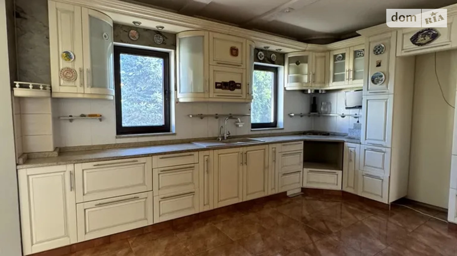 Продается дом на 2 этажа 210 кв. м с гаражом, цена: 165000 $ - фото 3