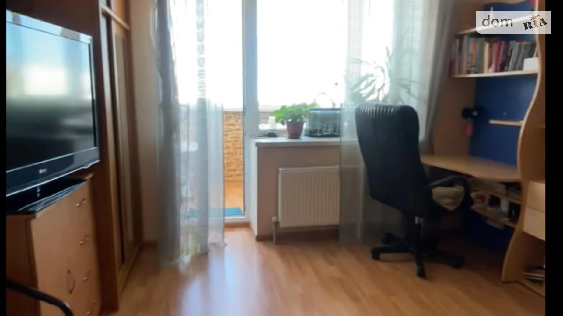 Продается 1-комнатная квартира 50.8 кв. м в Черноморске, ул. Парусная, 1Г - фото 3