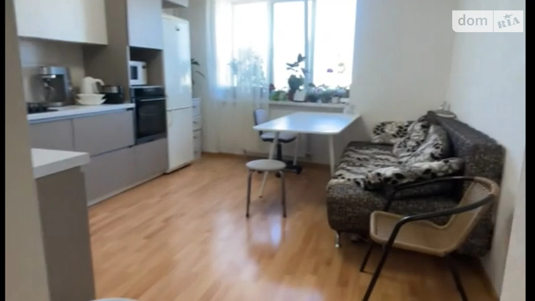 Продается 1-комнатная квартира 50.8 кв. м в Черноморске, ул. Парусная, 1Г - фото 5