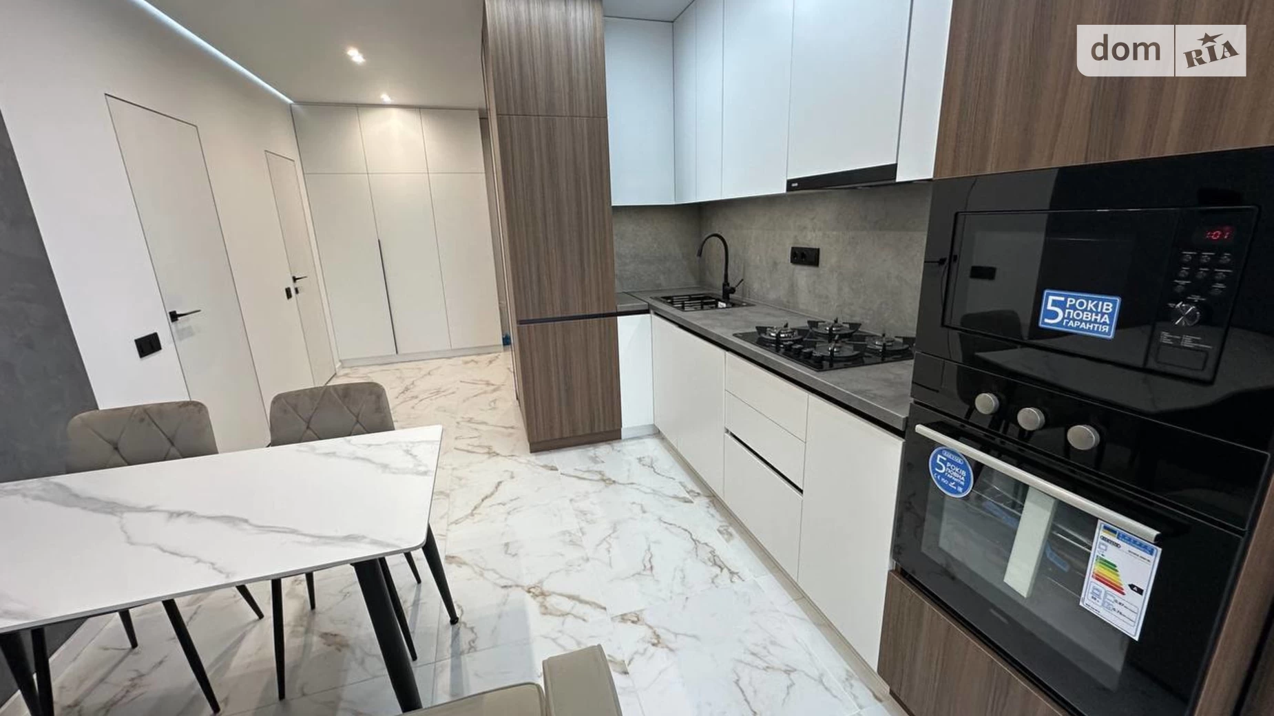 Продается 1-комнатная квартира 38 кв. м в Ивано-Франковске, ул. Крайковского - фото 2
