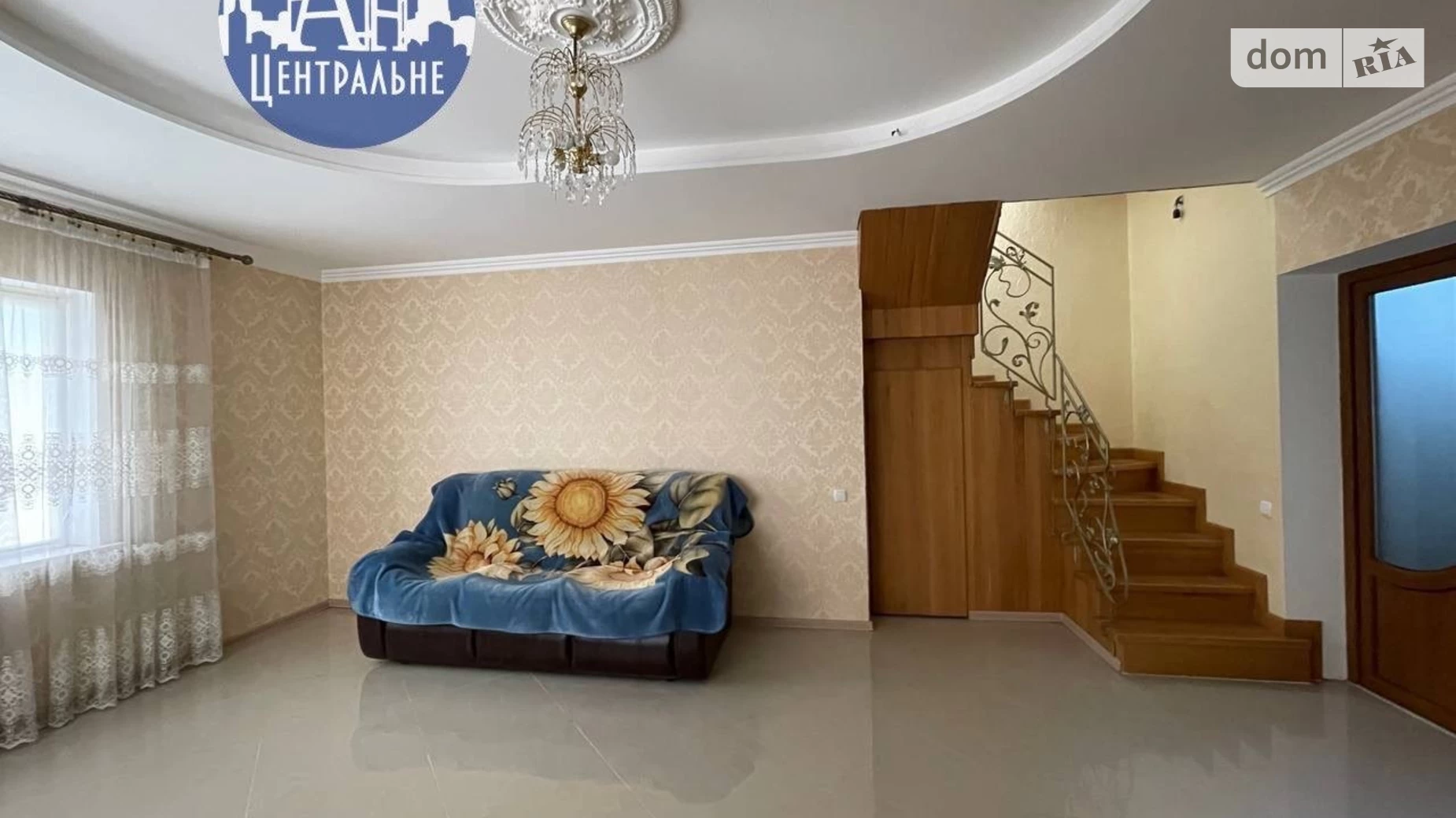 Продается 3-комнатная квартира 125 кв. м в Черновцах, ул. 29 Марта - фото 2