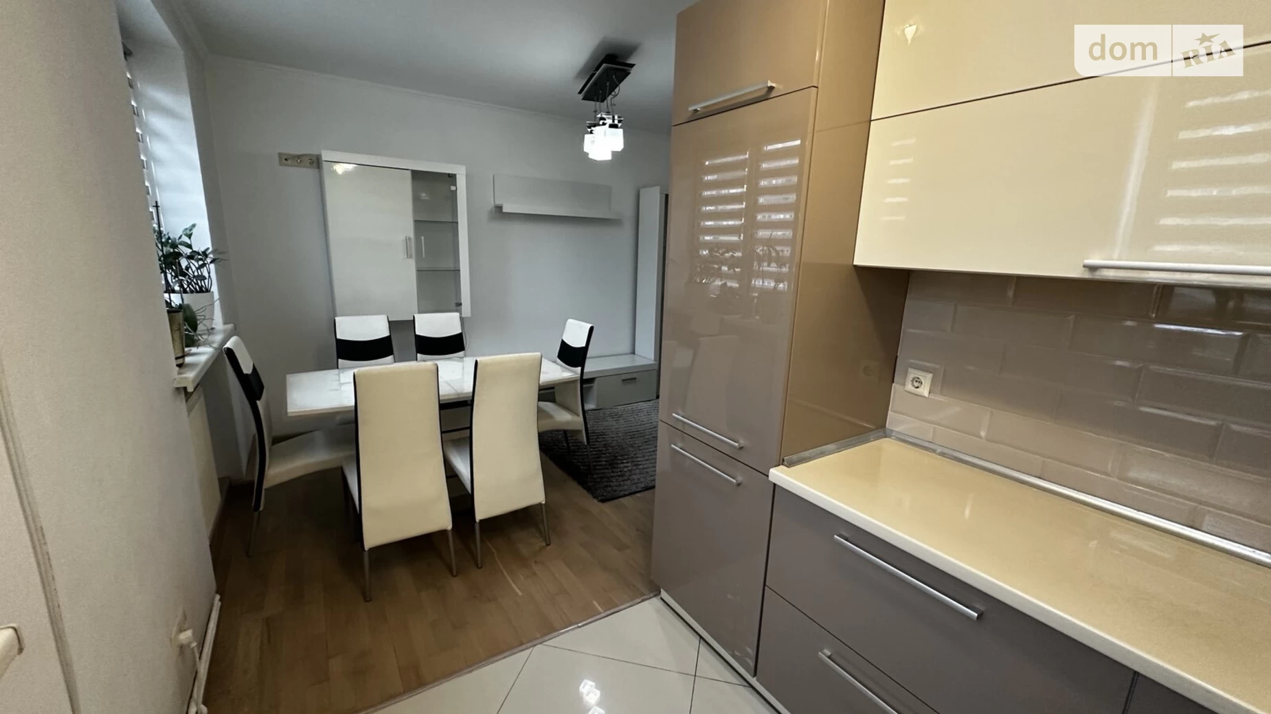 Продається 3-кімнатна квартира 60 кв. м у Тячеві, вул. Незалежності, 11 - фото 2