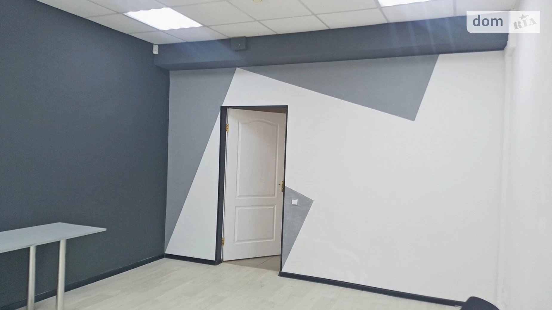Сдается в аренду офис 27 кв. м в бизнес-центре, цена: 9600 грн - фото 2