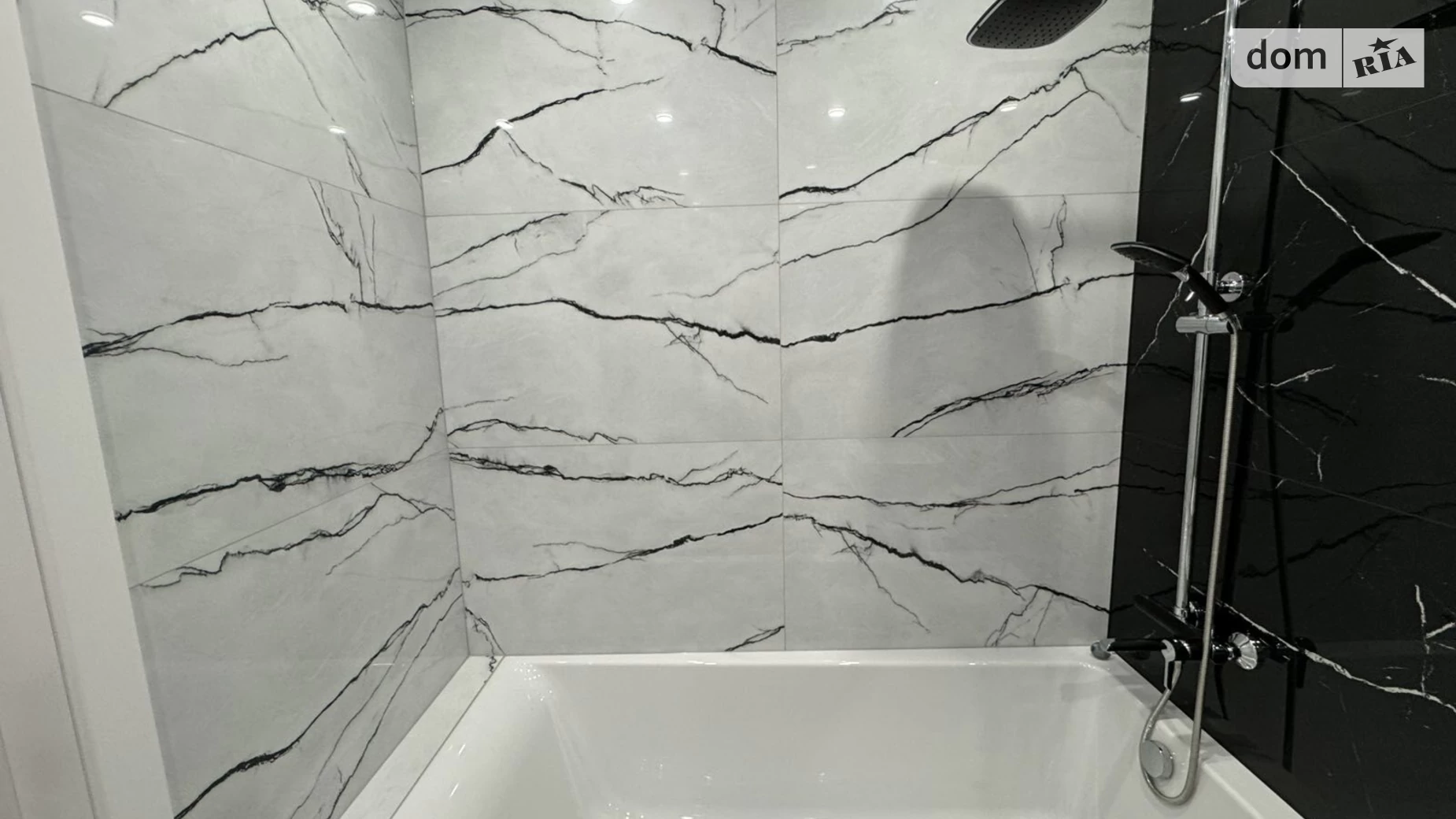 Продается 1-комнатная квартира 46 кв. м в Ровно, цена: 78000 $ - фото 3