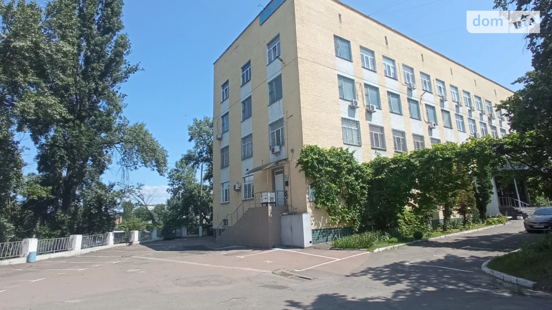 Сдается в аренду офис 46 кв. м в бизнес-центре, цена: 10120 грн - фото 2