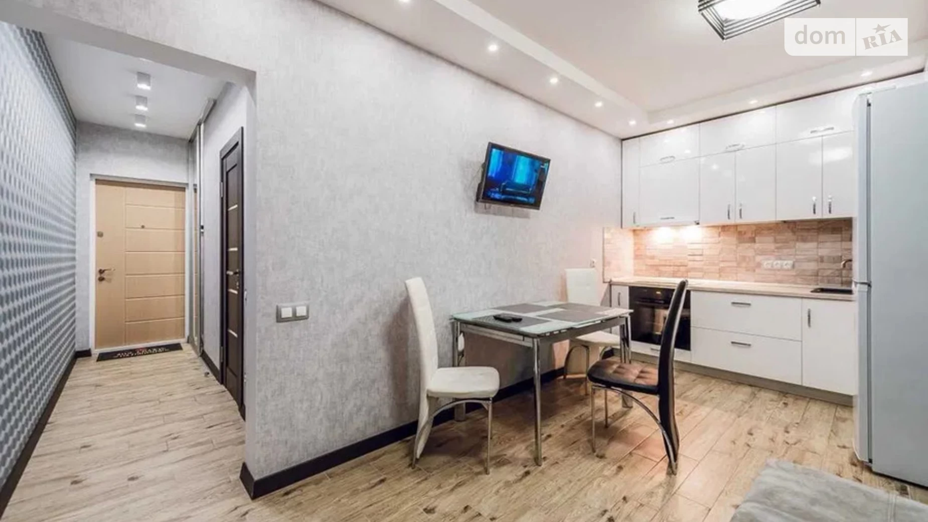 Продається 1-кімнатна квартира 39 кв. м у Києві, вул. Клавдіївська, 40Д - фото 2