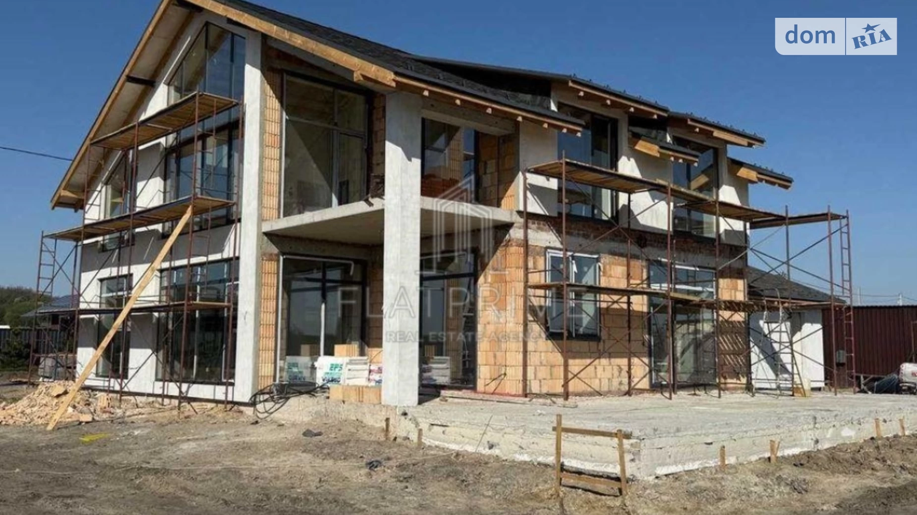 Продается дом на 2 этажа 270 кв. м с камином, цена: 405000 $ - фото 2