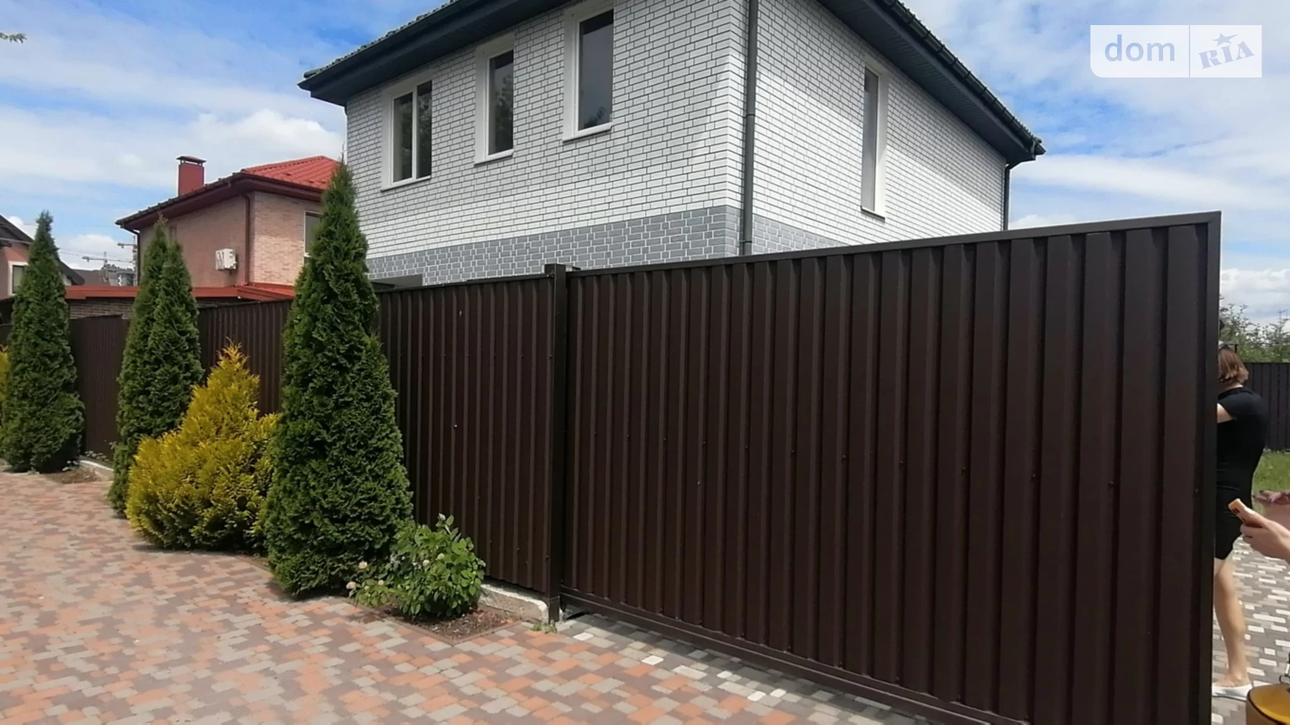 Продается дом на 2 этажа 135 кв. м с беседкой, цена: 125000 $ - фото 2